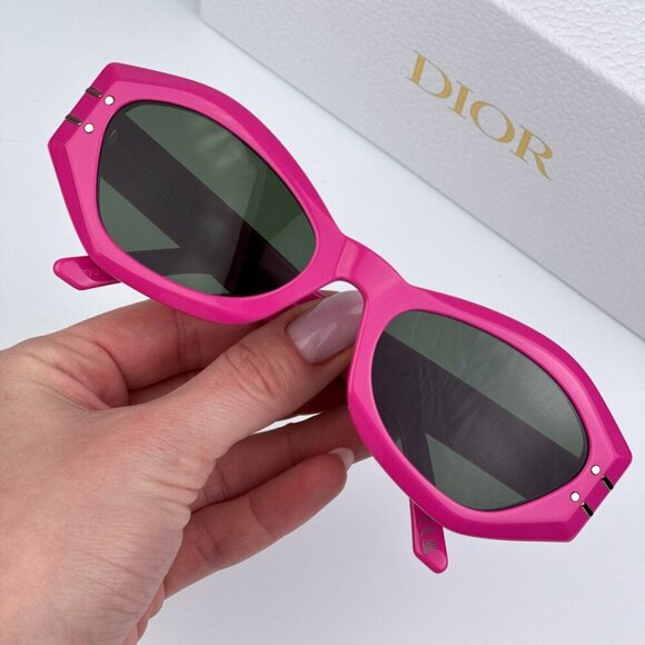Dior DIORSIGNATURE B1U 73C0 BRAND NEW Sunglasses Pink Fuchsia Green Women - Picture 1 of 14